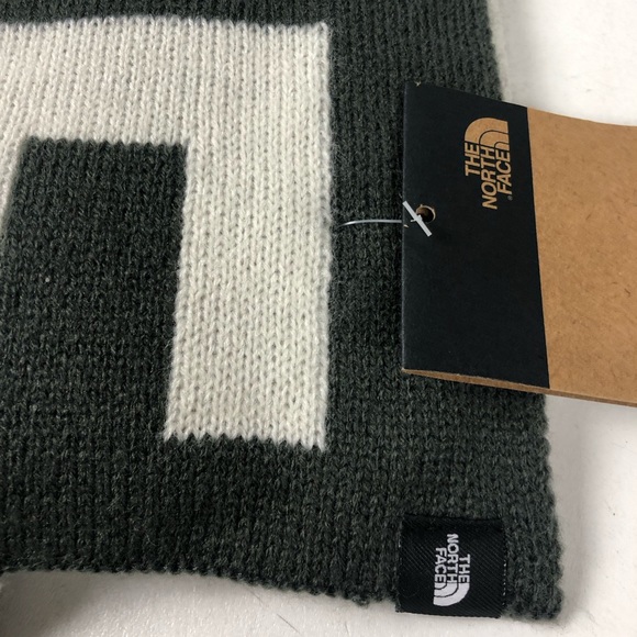 TNF The North Face Reversible Logo Scarf NWT Bold 2 Tone Design Unisex Scarves - Picture 2 of 6